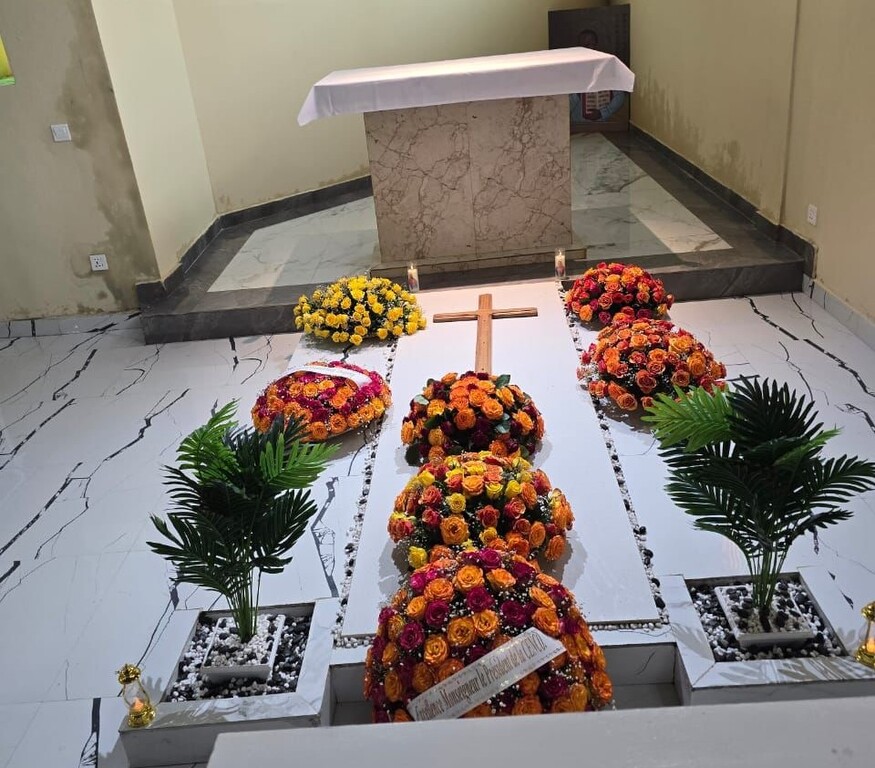 A Goma, migliaia di persone per la liturgia in memoria del beato Floribert, che ora riposa in una cappellina dedicata a lui nel Santuario del Santissimo Sacramento